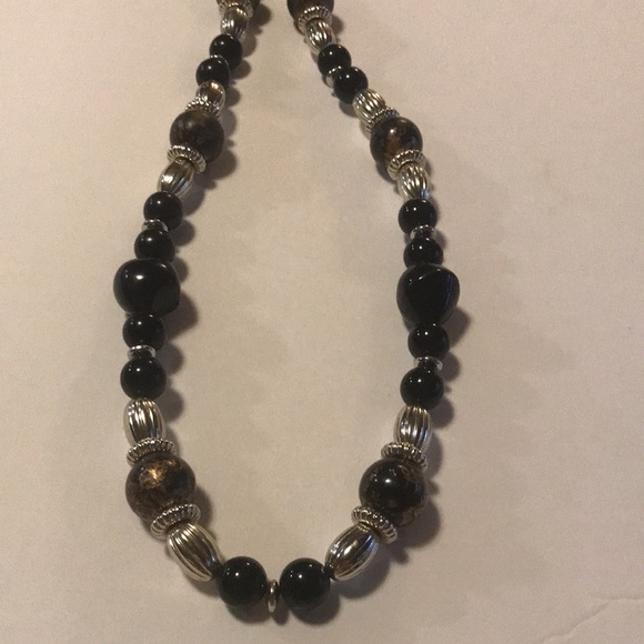 Black and Silver Necklace - costume jewelry - Picture 7 of 8
